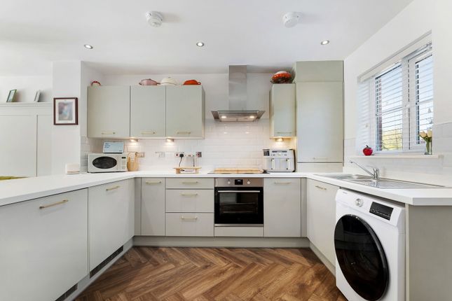 302 Kirkmanshulme Lane, Manchester photo 4