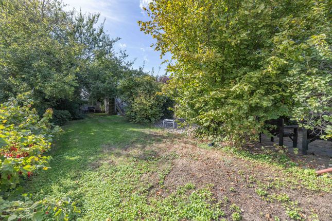 90, Upper Brents, Kent photo 4