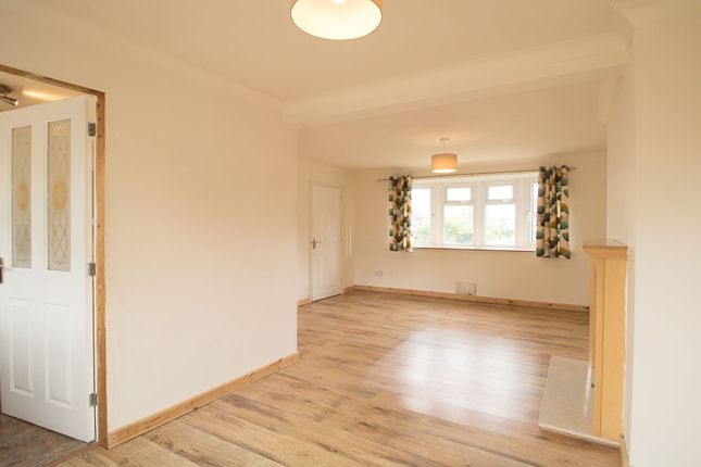 23, Aragon Close, Ashford photo 3