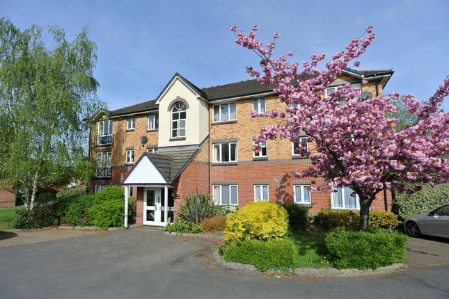 Thumbnail Flat to rent in Parry Drive, Weybridge