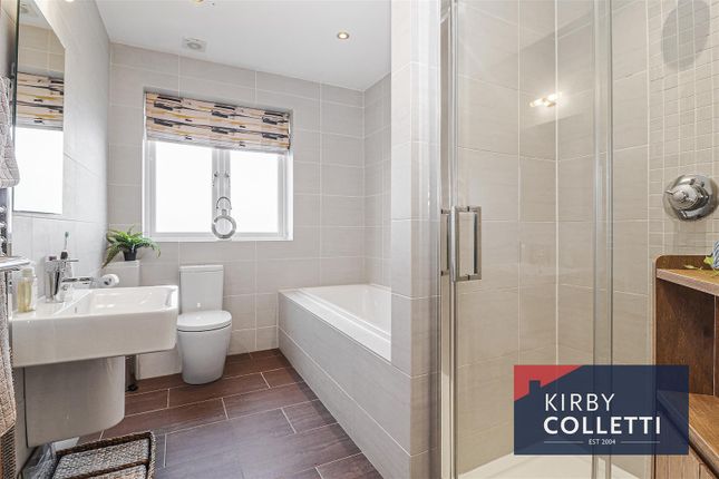Bath/Shower Room