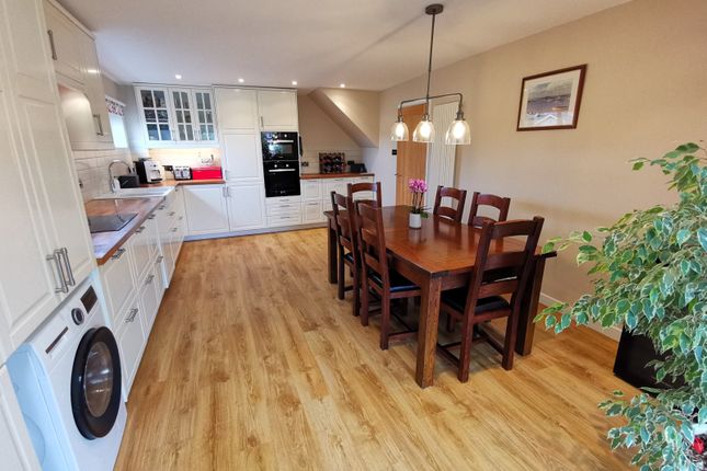 1 Oakwood Gardens, West Mersea, Colchester photo 2
