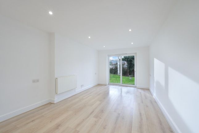 1, Homewater House, Epsom photo 3