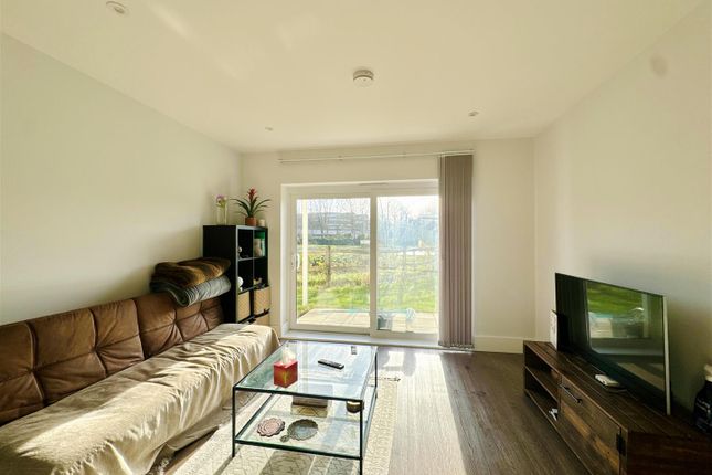 Fairhaven Drive, Reading photo 3