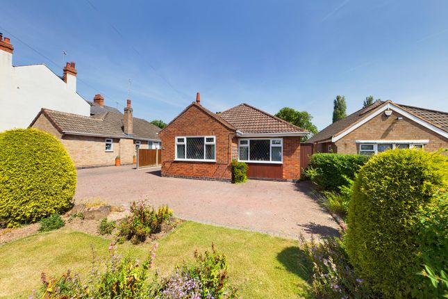 Thumbnail Bungalow for sale in Castle Road, Kenilworth