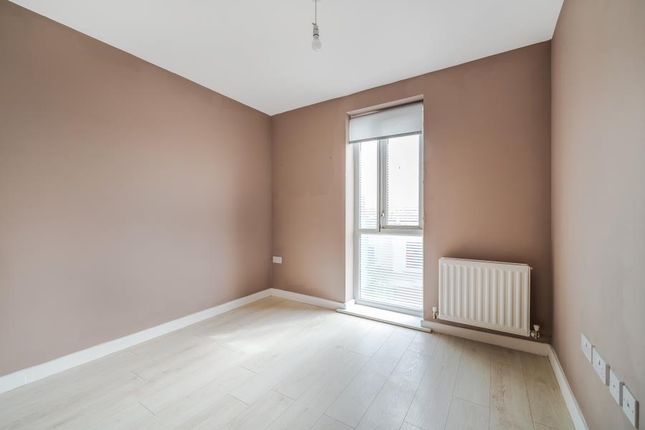 Flat to rent in Minter Road, Barking