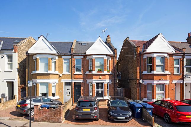 Flat to rent in Elm Villas, Cuckoo Lane, London