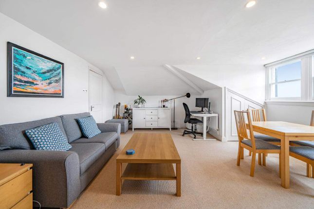 Flat for sale in Belsize Park, London