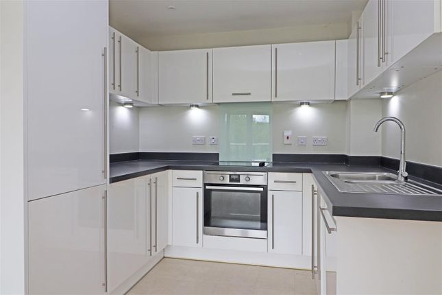 Flat 6, 9, The Kilns, Redhill photo 4