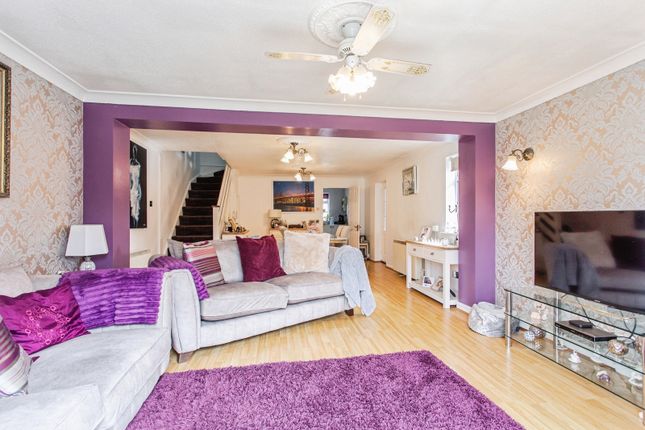 16, The Gables, Essex photo 3