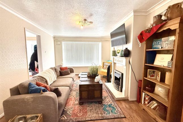 2, Aneurin Close, Swansea photo 2