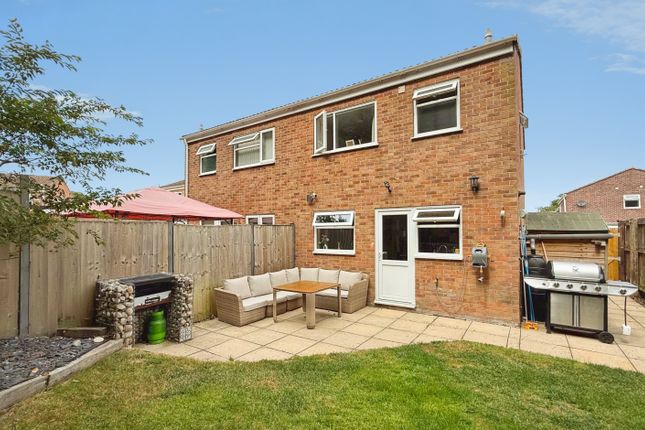 29, Matravers Close, Westbury photo 2