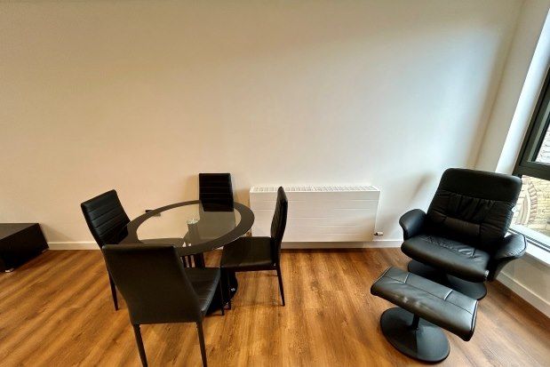 Flat to rent in Swinbourne Grove, Manchester