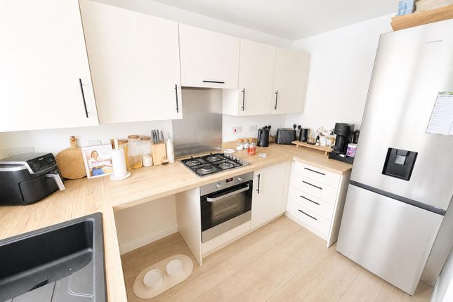 8, Starling Close, Corby photo 3
