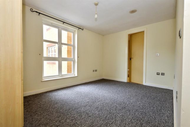 52, Caroline Way, Eastbourne photo 4