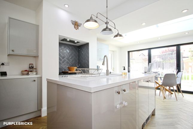 43, Sandybank Avenue, Leeds photo 2