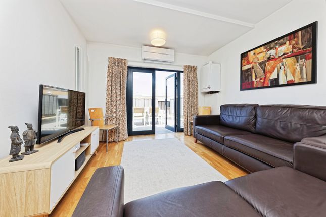 Flat 4, 49, Harbour Parade, Kent photo 4