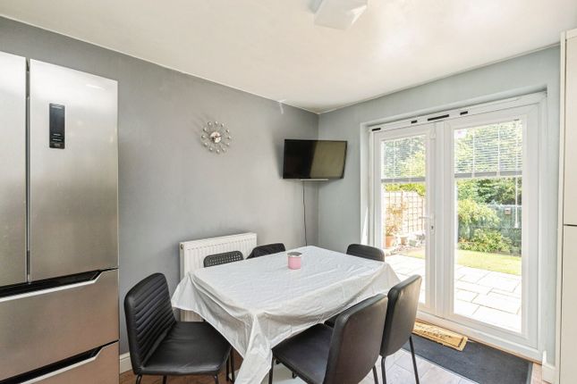 8, Thorncroft Avenue, Manchester photo 4