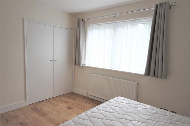 Flat 7 Beaulieu Court 59, Hillcroft Crescent, London photo 3