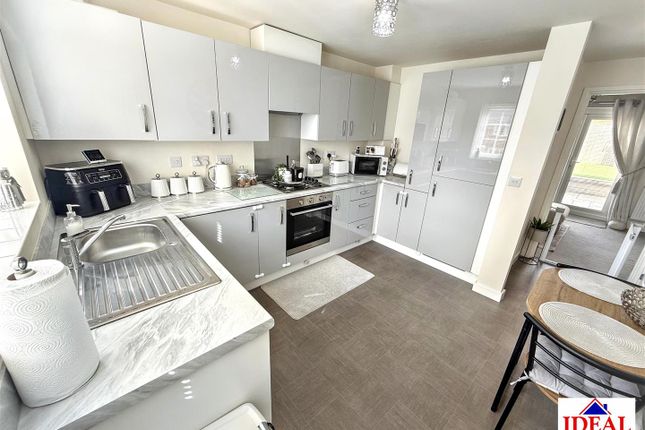 1, Blackbird Grove, Woodlands, Doncaster photo 4