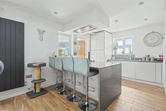 38, Mount Crescent, Hockley photo 4