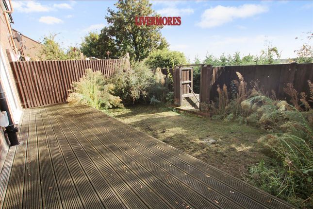 Iron Mill Place, Crayford photo 4