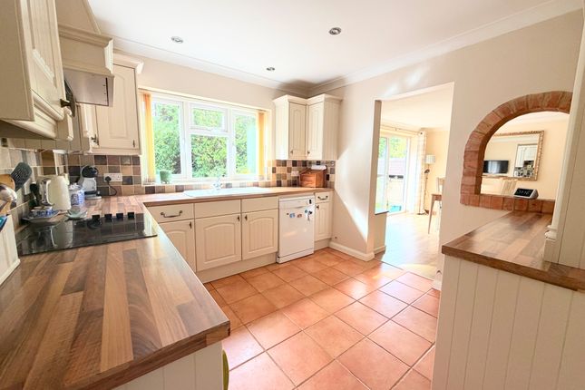 6 Beaufront Road, Camberley photo 2