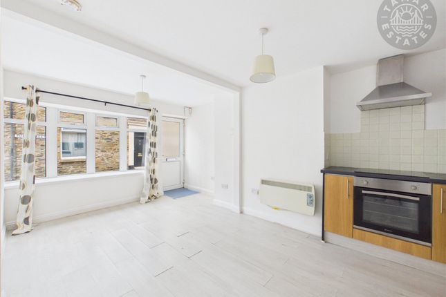 Ground Floor Flat, 28, Fore Street, Cornwall photo 2