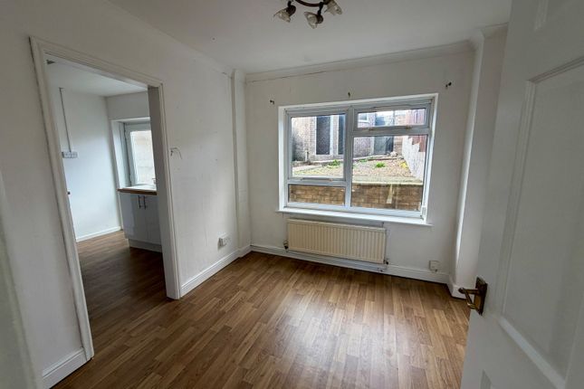 Willow Court, Newport photo 3