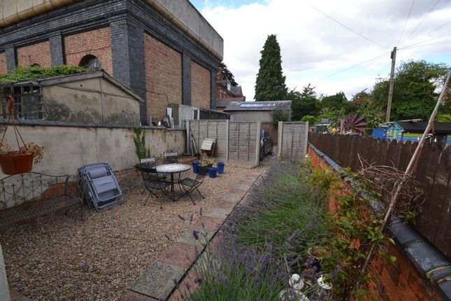 Terraced house to rent in Oxford Street, Wolverton, Milton Keynes, Buckinghamshire