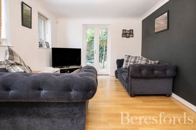 16, Bellfield Close, Essex photo 4