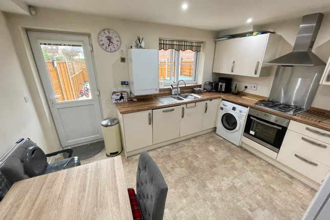Terraced house for sale in Trinity Close, Luton, Bedfordshire