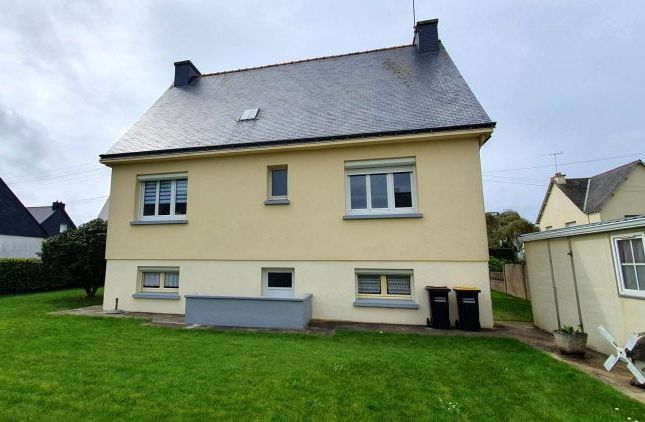Detached house for sale in Loudeac, Bretagne, 22600, France