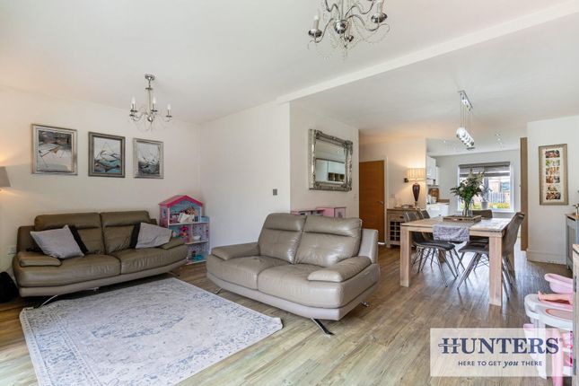 1, West Wood Close, Bradford photo 3