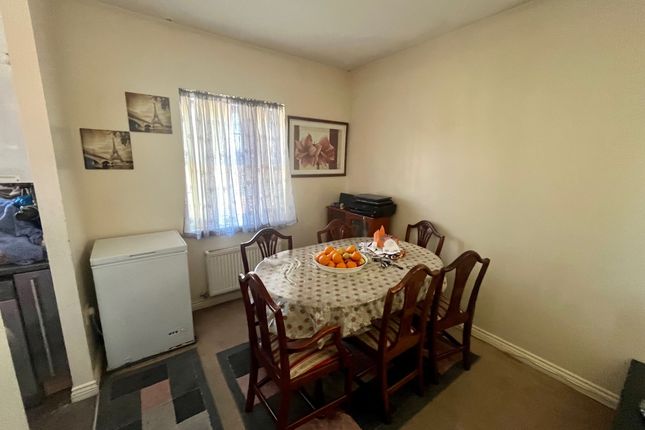 Flat for sale in Creed Way, West Bromwich