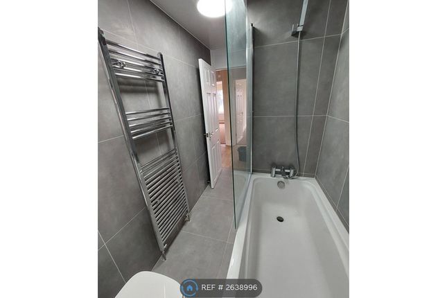 Harrogate Court, Slough photo 4