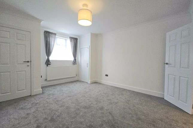 Flat to rent in Church Road, London