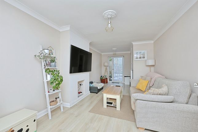 2, Woodland Rise, Norwich photo 2