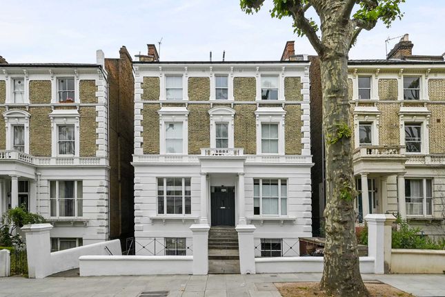 1-bed flat on Flat 12, Bassett Road, London, £2,145/mo
