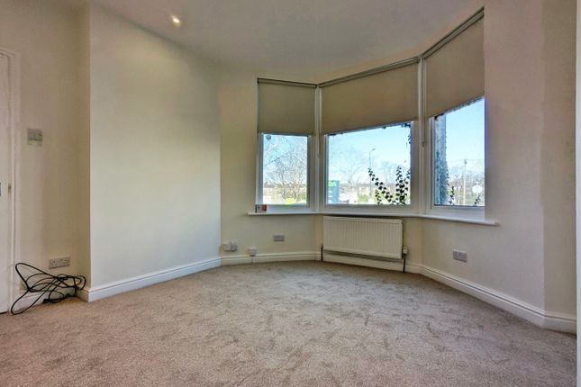 Flat 1, 6, Dragon  Avenue, North Yorkshire, .. photo 4