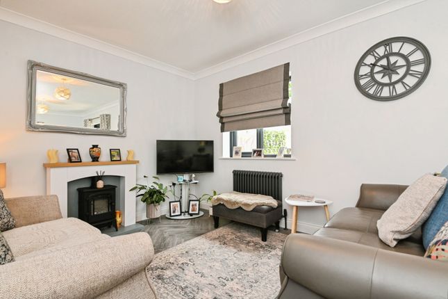 64, Oakmead Road, Clacton-on-Sea photo 4