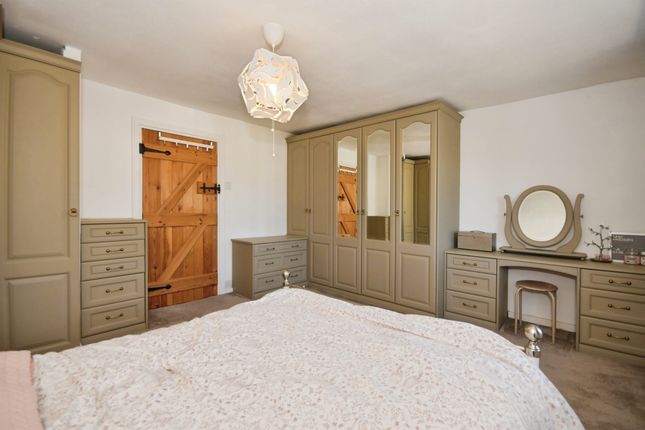 42, Brook Hill, Rotherham photo 4