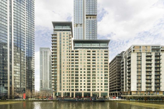 Flat for sale in South Quay Square, London