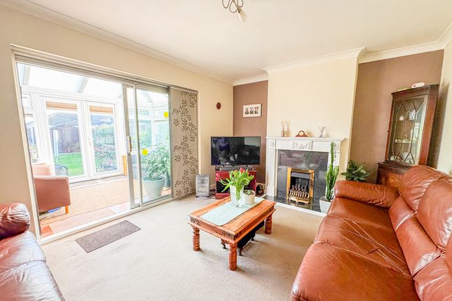 128, Plumberow Avenue, Hockley photo 4