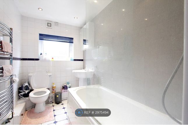 Eldon Terrace, Reading photo 5