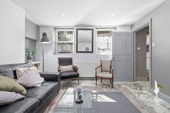 Flat 1, 30, Upper Berkeley Street, London photo 3