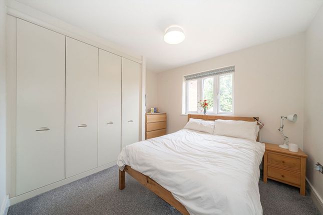 8, Dunnell Close, Sunbury-On-Thames photo 4