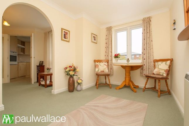 35 Benstede Court, Brocket Road, Hoddesdon photo 4
