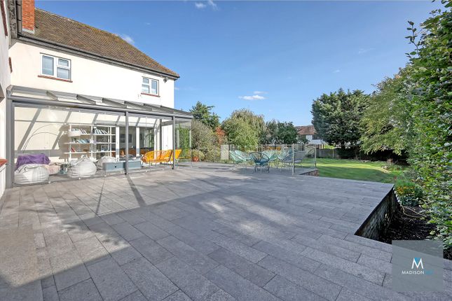 Detached house for sale in Parkland Close, Chigwell, Essex