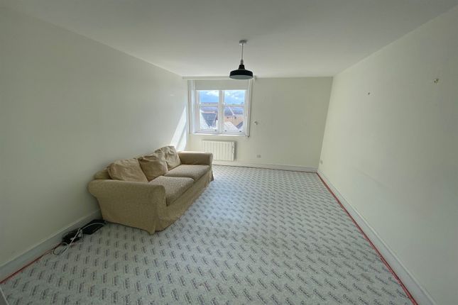 14, Flat 2, Chapel Street, Petersfield photo 2